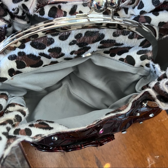 Brown Faux Croc Purse w/furry animal print trim, kiss lock, gems EUC - Picture 9 of 15